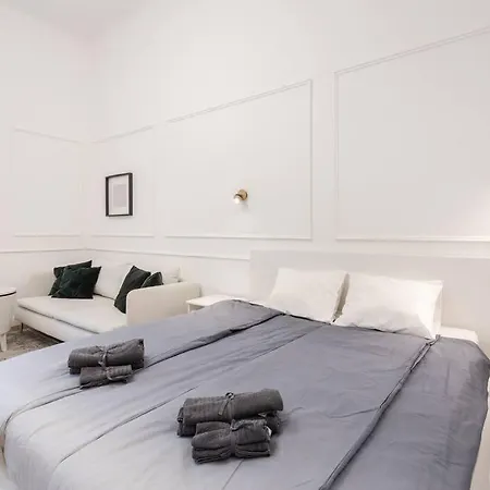 Stylish In The Center Apartment *