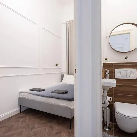 דירה Stylish Apartment In The City Center With 2 Brs And Ac